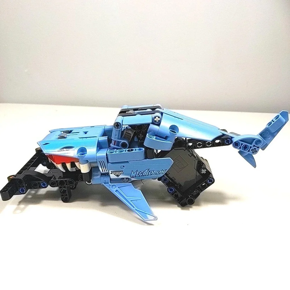 LEGO Technic 42134 Monster Jam Megalodon Shark Pull-Back Truck Toy Blue 2022‎